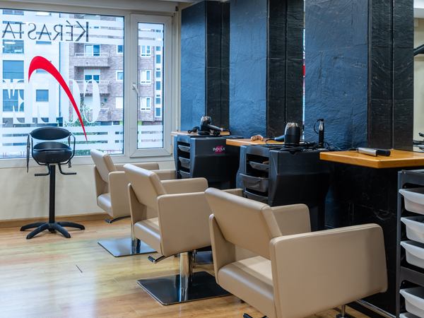 Sillones de peinado del salón Coleta en Vilagarcía